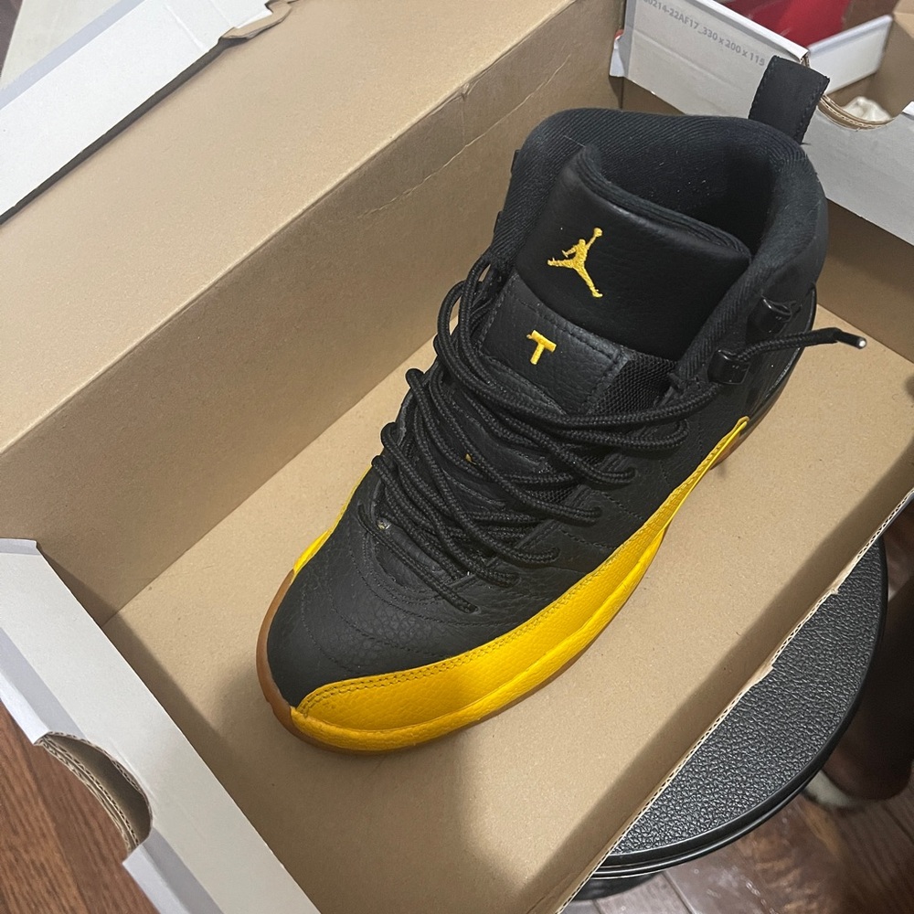 Jordan Sneakers in Black and Yellow